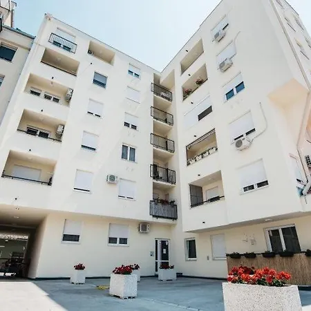 La Mer Apartment Private Parking Novi Sad Exterior photo